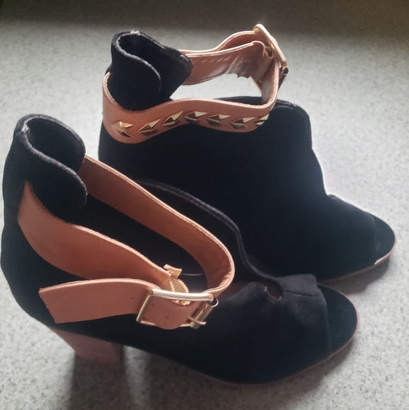 Avon Mark Black Suede Studded Open Toe Ankle Boots- Sz 9 - Picture 9 of 15